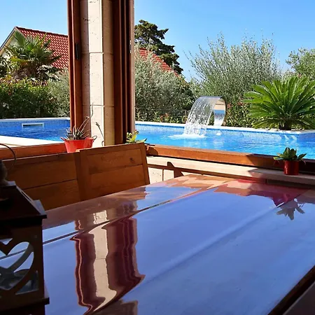 Andjelka-6 By Interhome شقة *