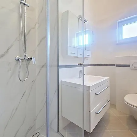 Apartamento Andjelka-6 By Interhome